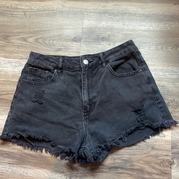 PacSun Black Denim Shorts - Picture 1 of 3
